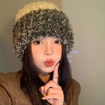 Плюшевая вязаная шапка для женщин, маленькое лицо осенью и зимой, утолщенная теплая шерстяная шапка, большая окружность головы, защитная шапка для ушей M (56-58cm) plush edge бежевый