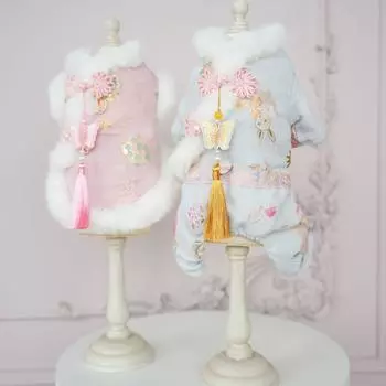 Плюшевый ошейник для питомца, рождественское пальто, новогодний наряд для кошки, розовое пальто с кисточками и галстуком-бабочкой, парки для собак на Новый год с плюшевым мишкой и двумя ногами XS