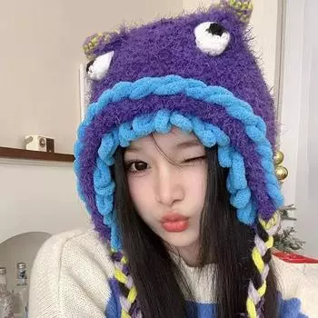 Победитель, новая утолщенная шапка с изображением маленького монстра, женская вязаная шерстяная шапка ручной работы, осенне-зимняя теплая плюшевая велосипедная защита для ушей 55-59cm