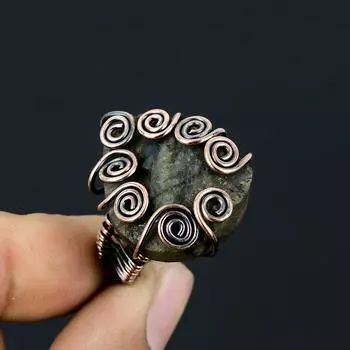 Подарочное кольцо из медной проволоки с натуральным грубым лабрадоритом, размер 6,5 j5P70