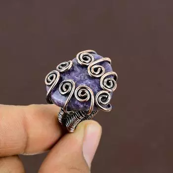 Подарочное кольцо из медной проволоки с натуральным русским чароитом, размер 7,5 C3O94