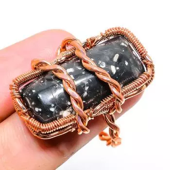 Подарочное кольцо ручной работы из медной проволоки с натуральным драгоценным камнем нууммит, размер 7,5 A7t34