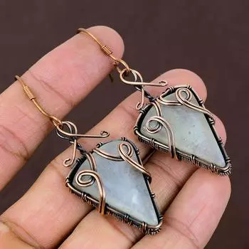 Подарочные серьги из медной проволоки с натуральным радужным лунным камнем 2,76 B6I28