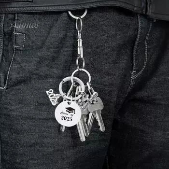 Подарок на выпускной 2025 года, брелок из нержавеющей стали с гравировкой для выпускников колледжей и средних школ, вдохновляющий сувенир для него и ее A