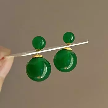 Подчеркните свой стиль с помощью этих элегантных зеленых сережек в винтажном дизайне зелёный