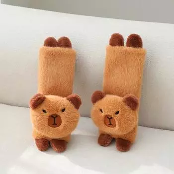 Подголовник автомобиля Подушка для шеи Capybara Plush Защита плеч Симпатичная коробка с салфетками Kawaii Украшение автомобиля Принадлежности для автомобиля Plushie Подарок