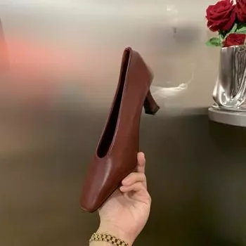 Подходят для темпераментных высоких каблуков, новые черные туфли на толстом каблуке с небольшим острым носом, французские женские туфли осени 2024 года 35 чёрный