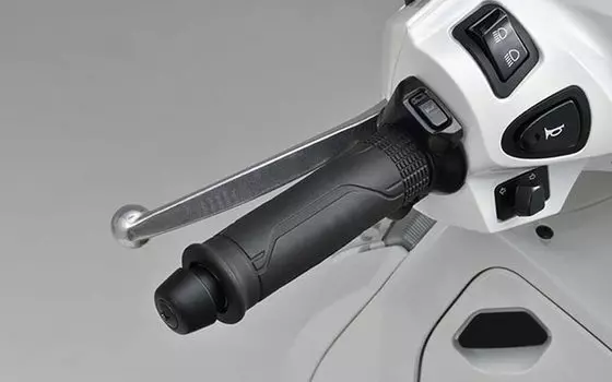 Подогреватель ручек Honda Sports LEAD125 черный (JK12-1000001~) 08T70-K2T-J00 чёрный