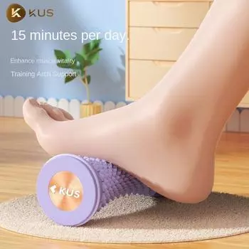 Подошвенный фасциальный массаж стопы для улучшения тренажера при плоскостопии. Перекатывание арахисового шарика для расслабления арочных меридианов. one