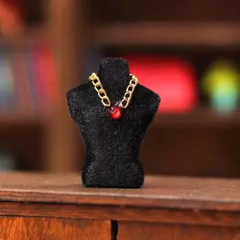 Подставка для ожерелья кукольного домика 1/12 с ожерельем Подставка для украшений кукольного домика Аксессуары для кукольного домика Микросцена Фотореквизит чёрный