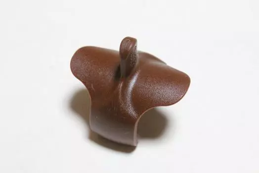 Подставка для пальца для блокфлейты сопрано Aulos 104A/105A Подставка для пальца для блокфлейты сопрано Aulos 104A/105A коричневый