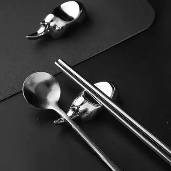 Подставка для палочек для еды в форме животного, практичный органайзер для столовых приборов из цинкового сплава, устойчивая к отпечаткам пальцев подставка для палочек для еды