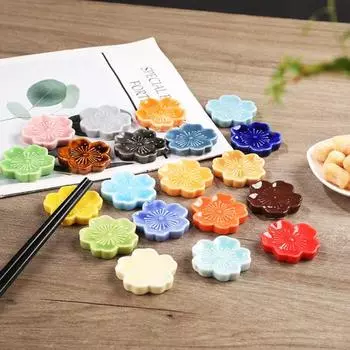 Подставка для палочек для еды в форме сакуры, керамический держатель для палочек для еды, универсальный держатель для посуды для дома, кухни, ресторана небесно-голубой