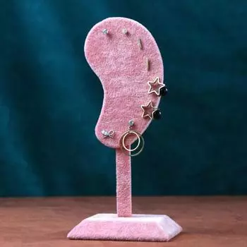 Подставка для сережек. Подставка для ювелирных изделий в форме уха.