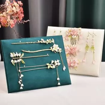 Подставка для заколок и украшений в старинном стиле с элементами фланели и кисточками Small hairpin rack грязно-белый