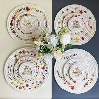 Подставки для кухонных горшков с вышивкой Подставки для подстаканников с весенними цветами Набор из 4 стильных подставок для выпечки, чашек, готовки, обеда 11X11cmX4pcs