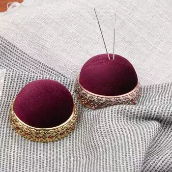 Подушечка для булавок Изысканная мягкая круглая форма Ретро держатель игольной подушки Швейные аксессуары для домашнего использования A античный серебряного