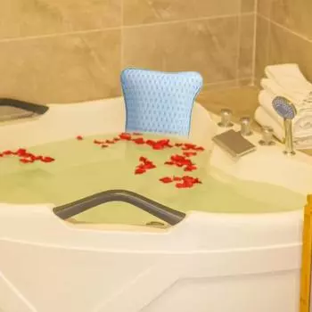 Подушка для ванны с поддержкой шеи, приятная для кожи, не царапающаяся подушка для ванны с удобным крючком, прочные присоски белый