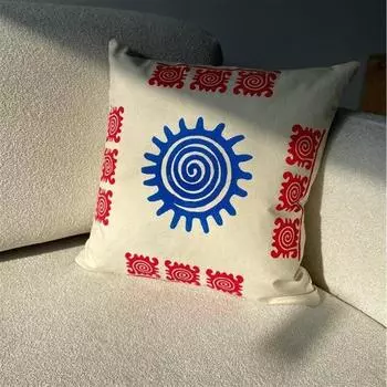 Подушка Nuvomon Feli с принтом в виде мидий, разноцветная, 43x43 см