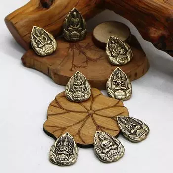 Подвеска-брелок из цельной латуни с изображением Будды и Бодхисаттвы