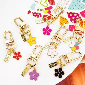 Подвеска-брелок в виде цветка из металла в корейском стиле - модный ювелирный аксессуар жёлтый