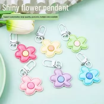 Подвеска-брелок в виде цветного неправильного цветка - милый аксессуар для сумки