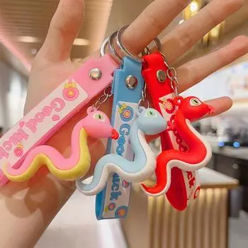 Подвеска-брелок в виде змеи на удачу, подарок на год, ювелирные изделия, мультяшный рюкзак, автомобильные ключи, украшение, китайская кукла-змея, подвесное украшение красный
