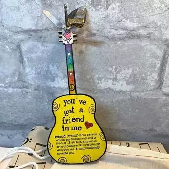 Подвеска-гитара «Дружба» деревянная «Ты во мне нашел друга», подвесное украшение жёлтый