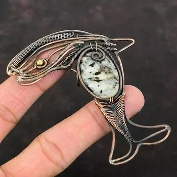 Подвеска из астрофиллита, обернутая медной проволокой, подвеска в виде рыбы, астрофиллит, драгоценный камень, ювелирное изделие, кулон ручной работы, медное ювелирное изделие, подарок для женщин