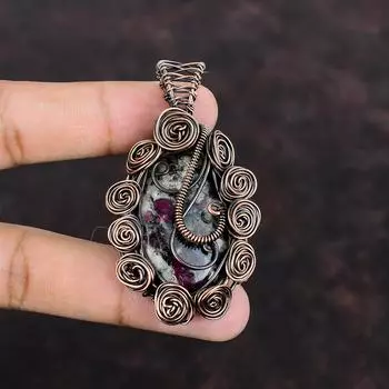 Подвеска из эвдиалита, подвеска из медной проволоки, подвеска из драгоценного камня, подвеска из медной проволоки, ювелирное изделие ручной работы, подарок для него, уникальные дизайнерские подвески