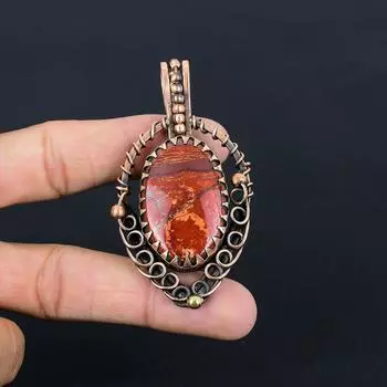 Подвеска из чистой медной проволоки ручной работы с драгоценным камнем из яшмы из красной реки, обернутая свадебными украшениями 2.95 Inches красный