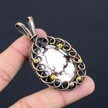 Подвеска из чистой медной проволоки с бирюзой и драгоценным камнем в виде дикой лошади, обернутая ювелирным изделием ручной работы 2.87 Inches белый