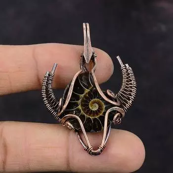 Подвеска из ископаемого аммонита из меди, обернутая проволокой, подвеска в форме бычьей морды, ручная работа, медные украшения, подарок для нее, обернутая проволокой, драгоценные камни