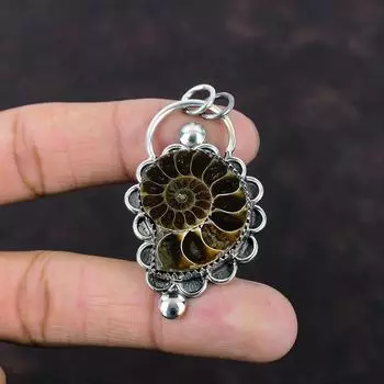 Подвеска из ископаемого аммонита Подвеска из драгоценного камня Достойная подвеска Стерлингового серебра 925 пробы Подвеска из ископаемого аммонита Ювелирные изделия Подвеска ручной работы Подарок на помолвку