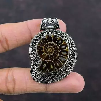 Подвеска из ископаемого аммонита. Удивительный винтажный кулон из стерлингового серебра 925 пробы. Подвеска из ископаемого аммонита. Ювелирные изделия из драгоценного камня. Подвеска ручной работы. Подарок для мамы.
