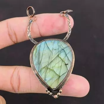 Подвеска из лабрадорита Медная подвеска Ювелирные изделия ручной работы Оригинальный кулон с драгоценным камнем Лабрадорит Медные украшения Подвеска из целебного камня Подарок для нее