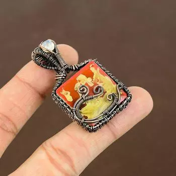 Подвеска из медной проволоки с натуральным резным красным кораллом и лунным камнем, 1,97 дюйма, v8e57