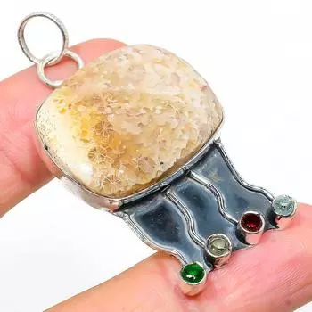 Подвеска из натурального ископаемого коралла и драгоценного камня диопсида из стерлингового серебра 925 пробы 2,25 дюйма o6e40