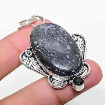 Подвеска из натурального русского чароита и шпинели из стерлингового серебра 925 пробы 2,36 дюйма e0O44