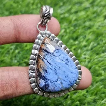 Подвеска из натурального содалита. Серебряная подвеска 925 пробы. Подвеска из драгоценного камня грушевидной формы. Подарок для нее. синий