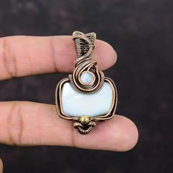 Подвеска из перламутра Медная проволока Обернутая подвеска с драгоценным камнем Ювелирные изделия ручной работы из медной проволоки Подвеска из радужного лунного камня Антикварные ювелирные изделия для подарка