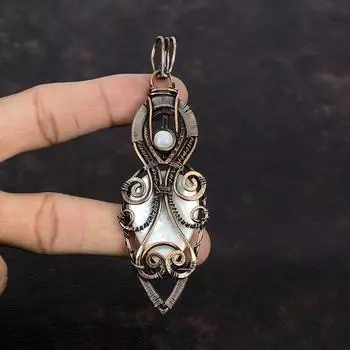 Подвеска из перламутра Медная проволока Обернутая подвеска с драгоценным камнем Ювелирные изделия ручной работы из медной проволоки Подвеска из радужного лунного камня Уникальные украшения для подарка