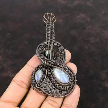 Подвеска из радужного лунного камня Подвеска из лабрадорита Медная проволока Подвеска из драгоценного камня Подвеска для гитары Медная проволока Ювелирные изделия Подвеска ручной работы