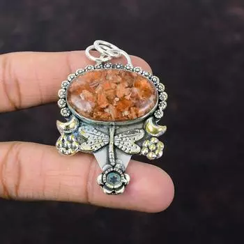 Подвеска из солнечного камня. Ювелирные изделия последнего дизайна. Подвеска из стерлингового серебра 925 пробы. Ювелирные изделия ручной работы. Очень красивая подвеска из драгоценного камня. Подвеска в виде стрекозы для подарков.