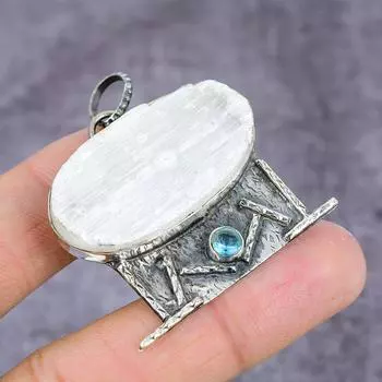 Подвеска из стерлингового серебра 925 пробы с натуральным селенитом и голубым топазом ручной работы 2,28 дюйма G7D43