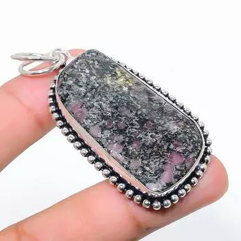 Подвеска из стерлингового серебра 925 пробы с натуральным эвдиалитом ручной работы 2,60 дюйма W1I44