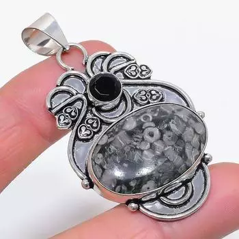 Подвеска из стерлингового серебра 925 пробы с натуральным криноидом и шпинелью 2,44 дюйма длиной 7,91 сантиметра