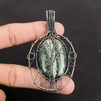 Подвеска из зеленого швейцарского опала «Дерево жизни», обернутая медной проволокой, подвеска из драгоценного камня, дизайнерское ювелирное украшение в подарок для нее, ювелирное изделие ручной работы из медной проволоки