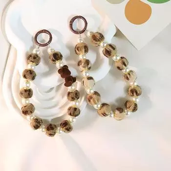 Подвеска на цепочку для телефона с леопардовым принтом в виде шарика из меха и жемчуга, милый брелок в виде медведя, украшение на сумку, аксессуары для защиты от падения, подарок