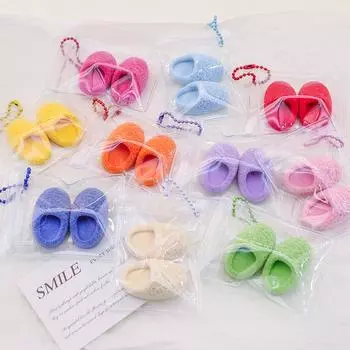 Подвеска на сумку из смолы в виде флокированных тапочек конфетного цвета - милый подарок и подвеска на машину для девочек